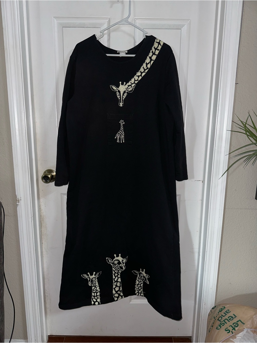 Vintage Cite Giraffe Themed Long Black Dress
Size Large